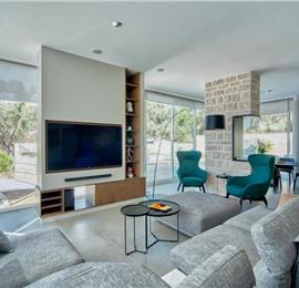 6 bedroom villa with pool and roof terrace, Sveti Stefan, sleeps 12